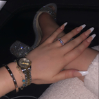 Pretty kitty toes