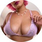 BIG TITTY BAE ??