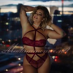 thecurvyqueen01